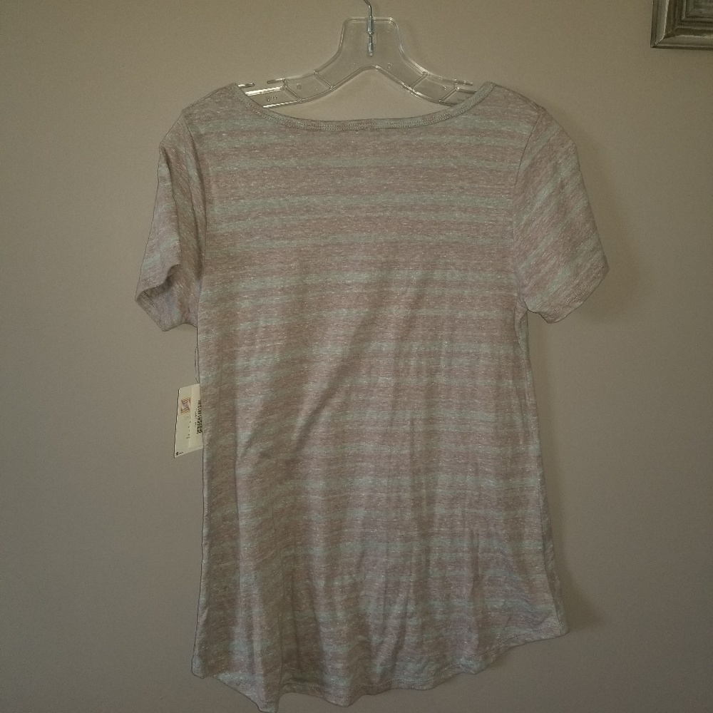Lularoe Basic Tee - Picture 2 of 2